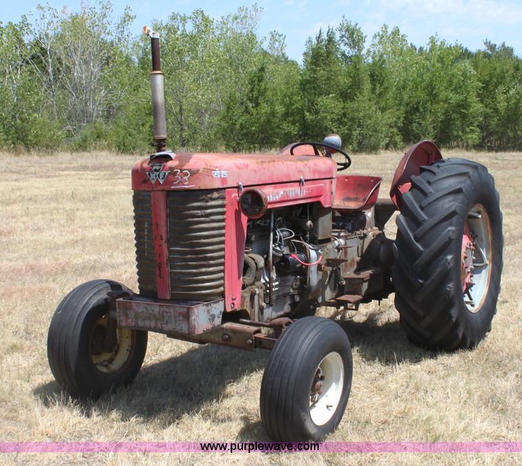 image for item G4583 1960 Massey-Ferguson 85 tractor