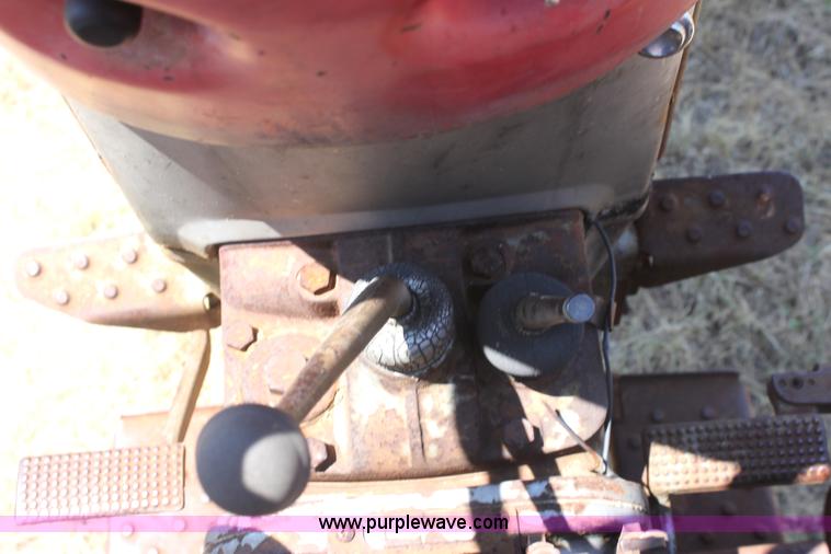 image for item G4583 1960 Massey-Ferguson 85 tractor