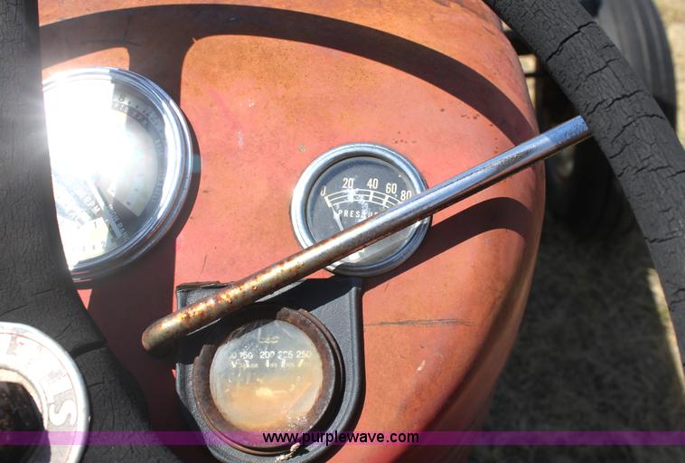 image for item G4583 1960 Massey-Ferguson 85 tractor