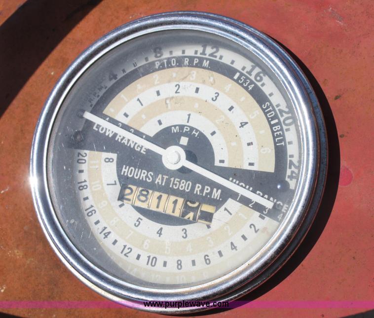 image for item G4583 1960 Massey-Ferguson 85 tractor