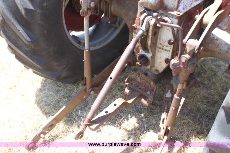 image for item G4583 1960 Massey-Ferguson 85 tractor