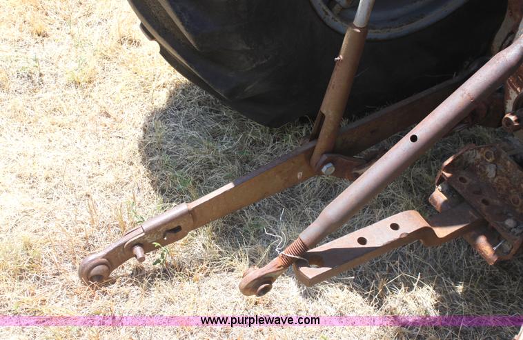 image for item G4583 1960 Massey-Ferguson 85 tractor