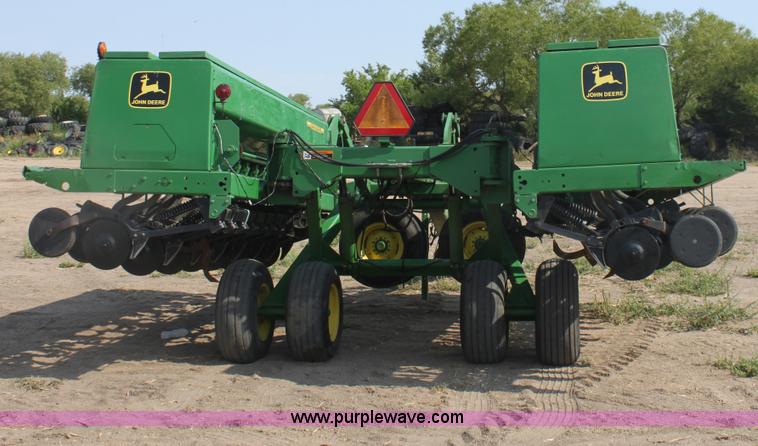 image for item G4633 John Deere 455 drill