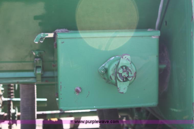 image for item G4633 John Deere 455 drill