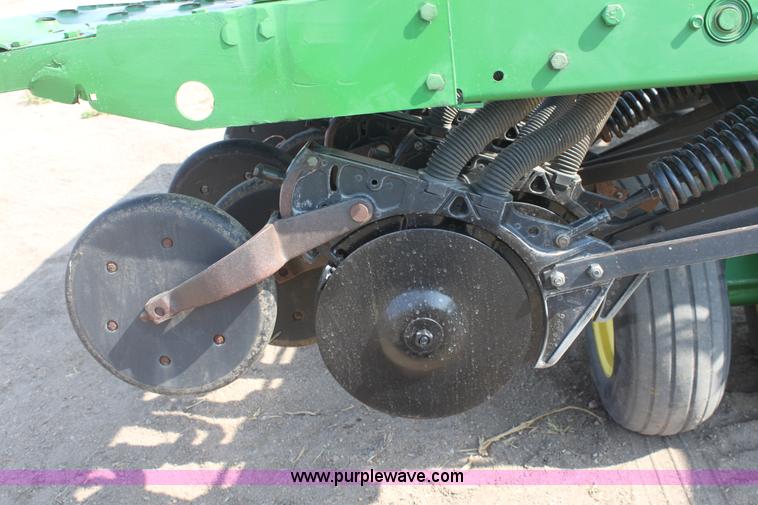 image for item G4633 John Deere 455 drill
