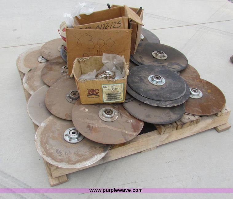 image for item N9091 (3) John Deere 8300 drills