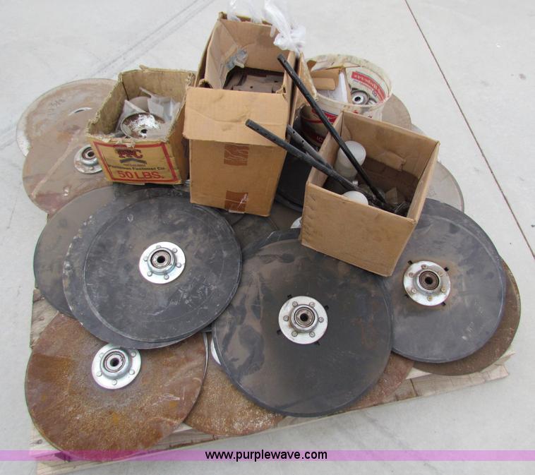 image for item N9091 (3) John Deere 8300 drills