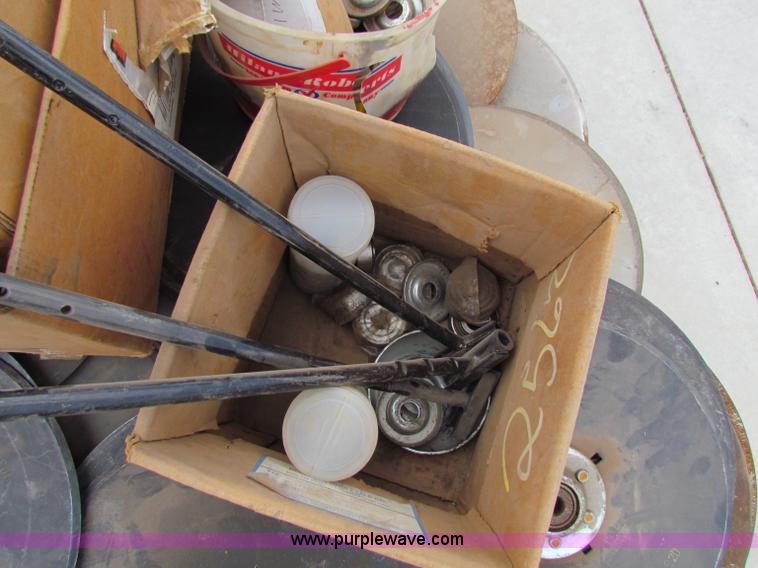 image for item N9091 (3) John Deere 8300 drills