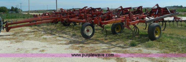 image for item T9361 Sunflower 545144 45' field cultivator