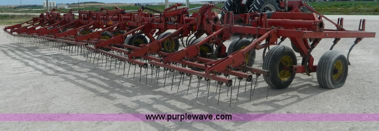 image for item T9361 Sunflower 545144 45' field cultivator