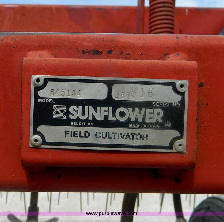 image for item T9361 Sunflower 545144 45' field cultivator