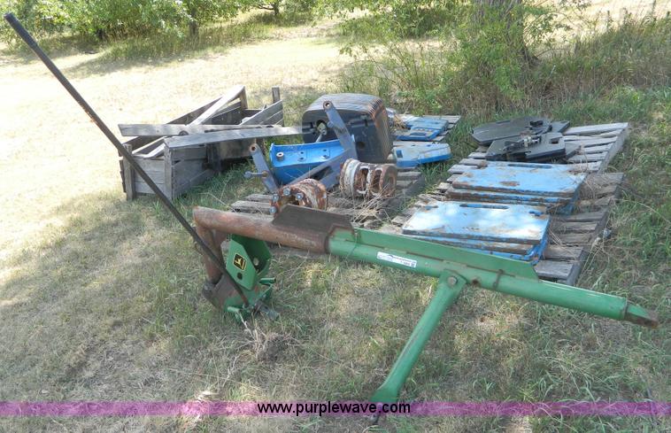 image for item T9364 John Deere post hole digger