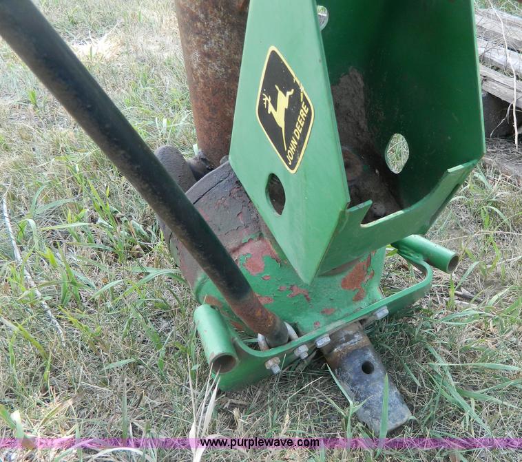 image for item T9364 John Deere post hole digger