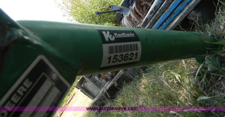 image for item T9364 John Deere post hole digger