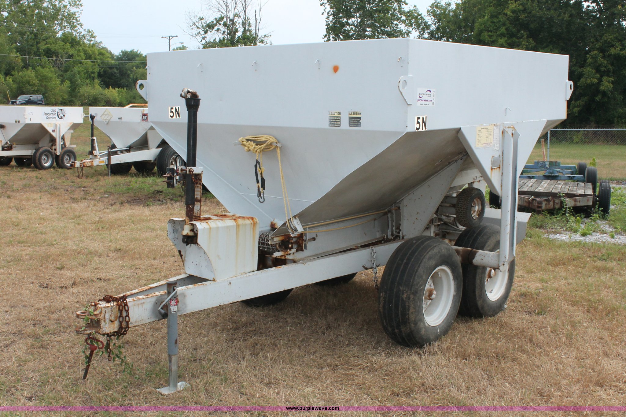 Western dry fertilizer spreader in Russellville, KY Item C2648 sold