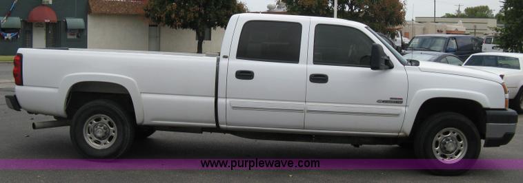 image for item A6476 2006 Chevrolet Silverado C2500HD LT Crew Cab pickup truck