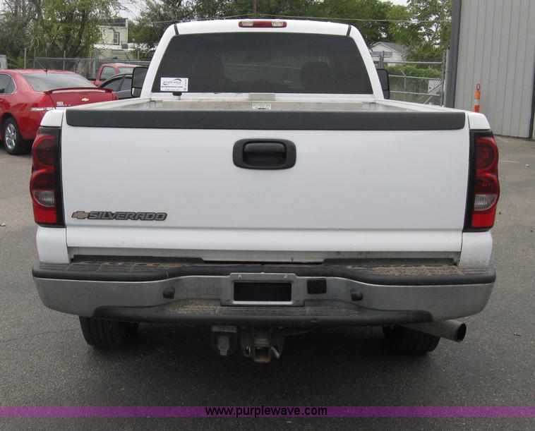 image for item A6476 2006 Chevrolet Silverado C2500HD LT Crew Cab pickup truck