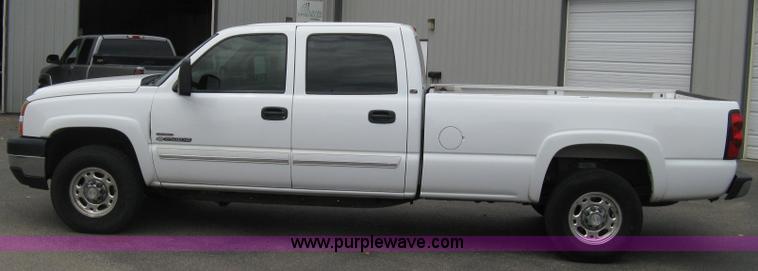 image for item A6476 2006 Chevrolet Silverado C2500HD LT Crew Cab pickup truck