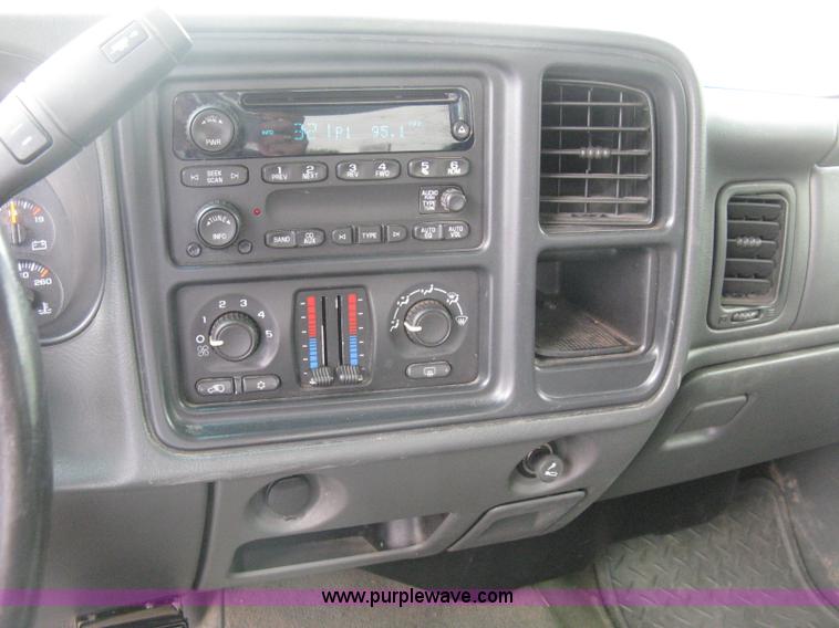image for item A6476 2006 Chevrolet Silverado C2500HD LT Crew Cab pickup truck