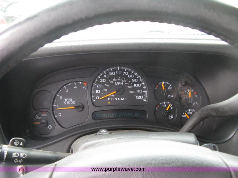 image for item A6476 2006 Chevrolet Silverado C2500HD LT Crew Cab pickup truck