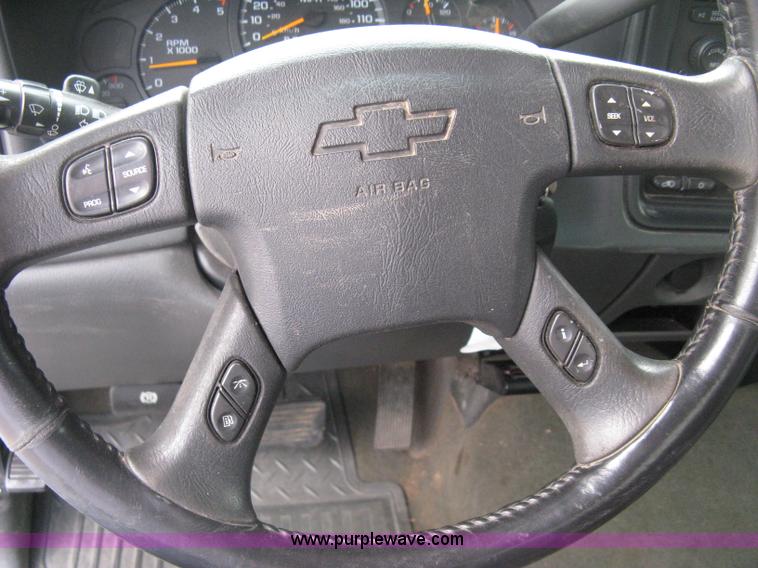 image for item A6476 2006 Chevrolet Silverado C2500HD LT Crew Cab pickup truck