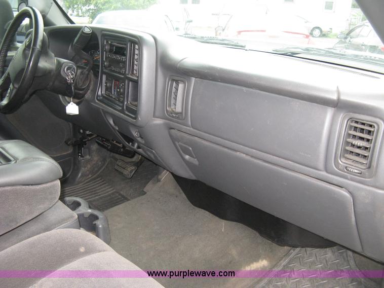 image for item A6476 2006 Chevrolet Silverado C2500HD LT Crew Cab pickup truck