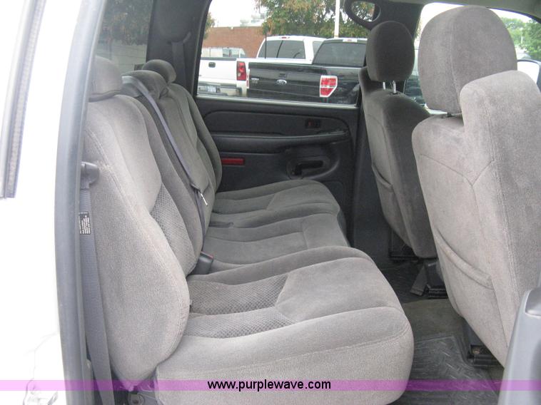 image for item A6476 2006 Chevrolet Silverado C2500HD LT Crew Cab pickup truck