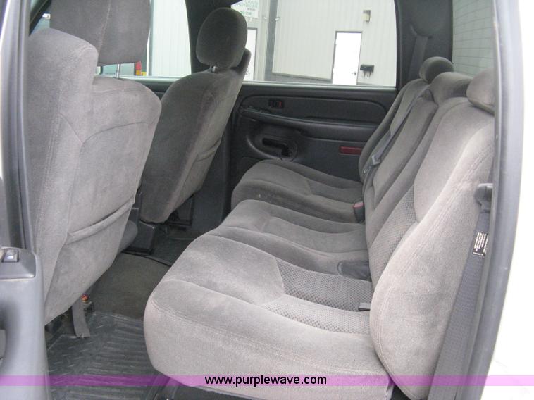 image for item A6476 2006 Chevrolet Silverado C2500HD LT Crew Cab pickup truck
