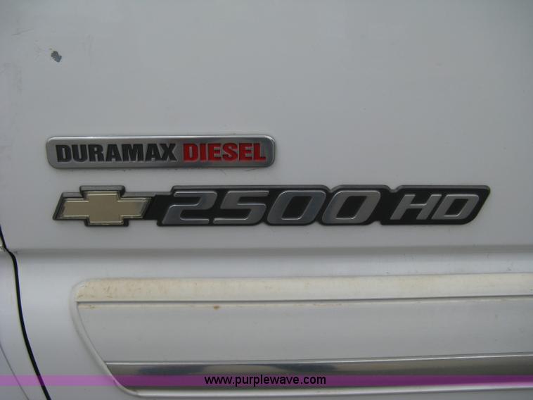 image for item A6476 2006 Chevrolet Silverado C2500HD LT Crew Cab pickup truck