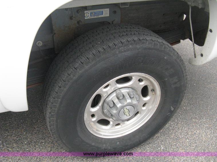 image for item A6476 2006 Chevrolet Silverado C2500HD LT Crew Cab pickup truck