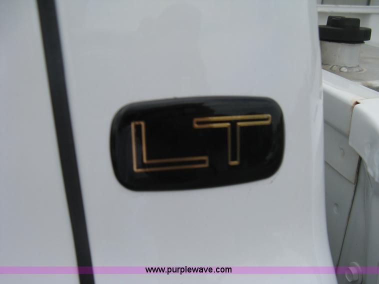 image for item A6476 2006 Chevrolet Silverado C2500HD LT Crew Cab pickup truck