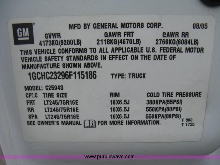 image for item A6476 2006 Chevrolet Silverado C2500HD LT Crew Cab pickup truck