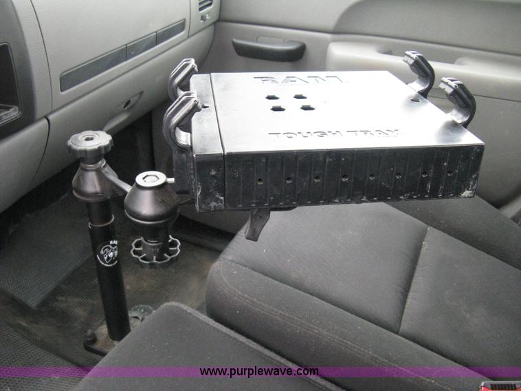 image for item A6477 2011 GMC Sierra C2500HD pickup truck