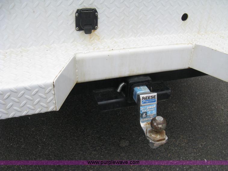 image for item A6477 2011 GMC Sierra C2500HD pickup truck