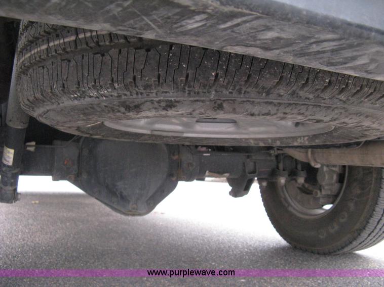 image for item A6477 2011 GMC Sierra C2500HD pickup truck