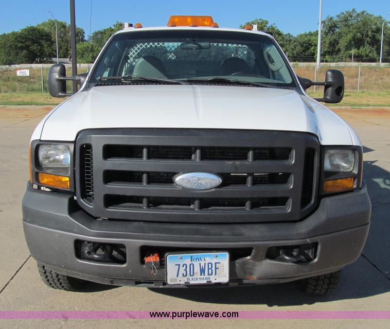 image for item A8433 2007 Ford F350 XL Super Duty service truck