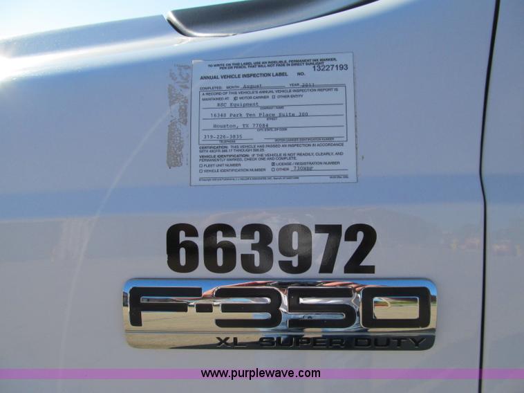 image for item A8433 2007 Ford F350 XL Super Duty service truck
