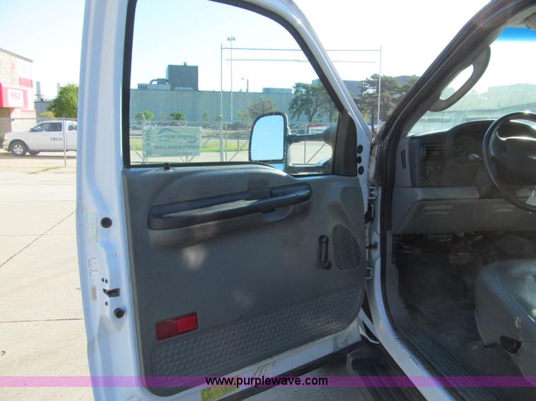 image for item A8433 2007 Ford F350 XL Super Duty service truck