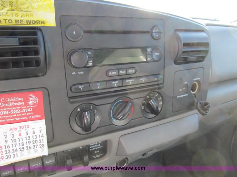 image for item A8433 2007 Ford F350 XL Super Duty service truck