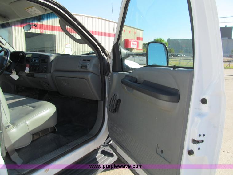 image for item A8433 2007 Ford F350 XL Super Duty service truck