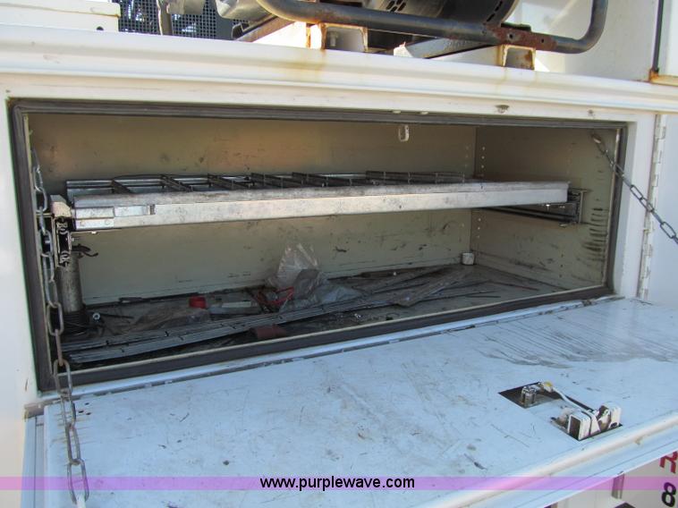 image for item A8433 2007 Ford F350 XL Super Duty service truck