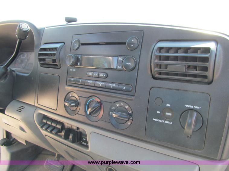 image for item A8435 2007 Ford F250 XLT Super Duty SuperCab pickup truck