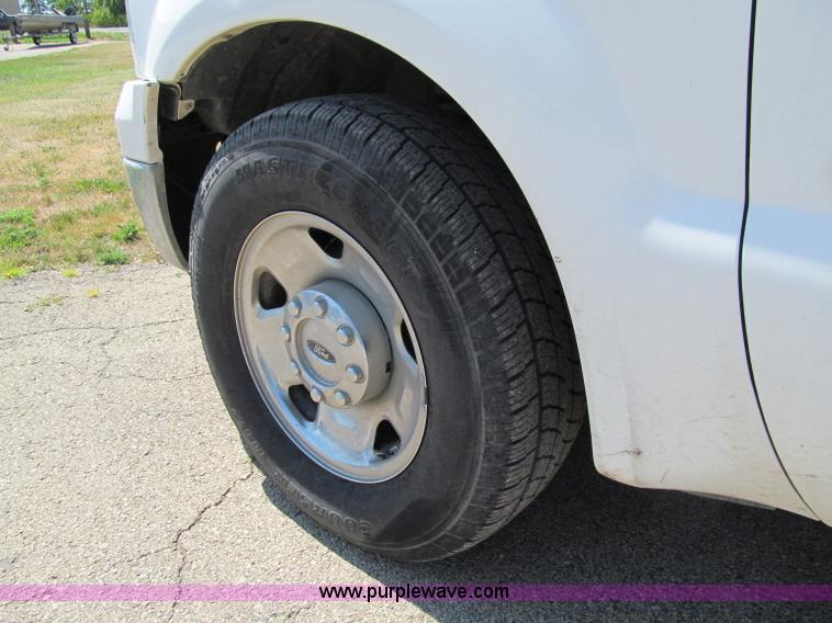 image for item A8435 2007 Ford F250 XLT Super Duty SuperCab pickup truck