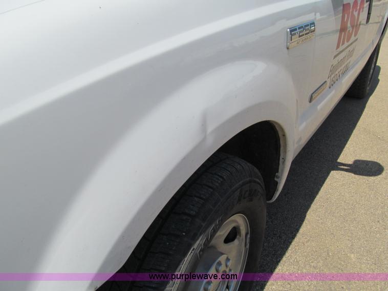 image for item A8435 2007 Ford F250 XLT Super Duty SuperCab pickup truck