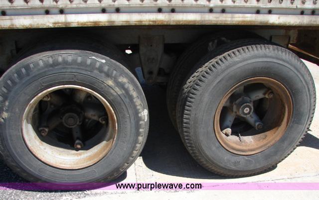 image for item B1458 1984 Dunham 45' storage semi trailer