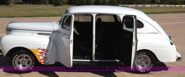 image for item B1461 1940 Plymouth P-10 Deluxe