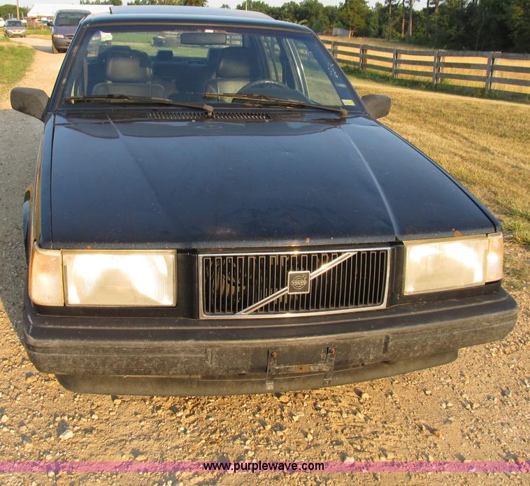 image for item B2750 1991 Volvo 940