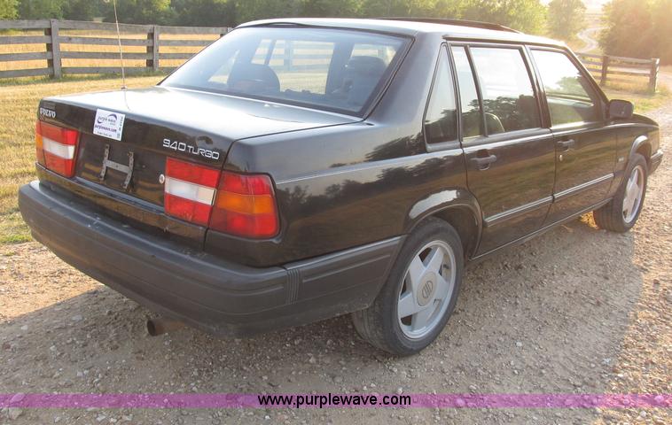 image for item B2750 1991 Volvo 940