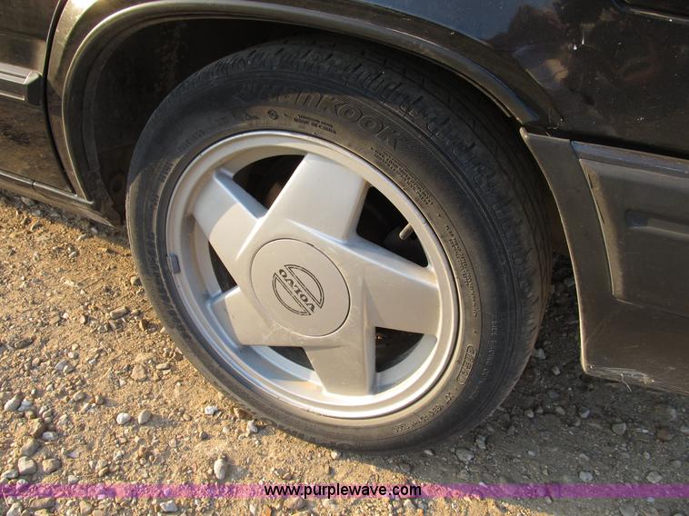 image for item B2750 1991 Volvo 940