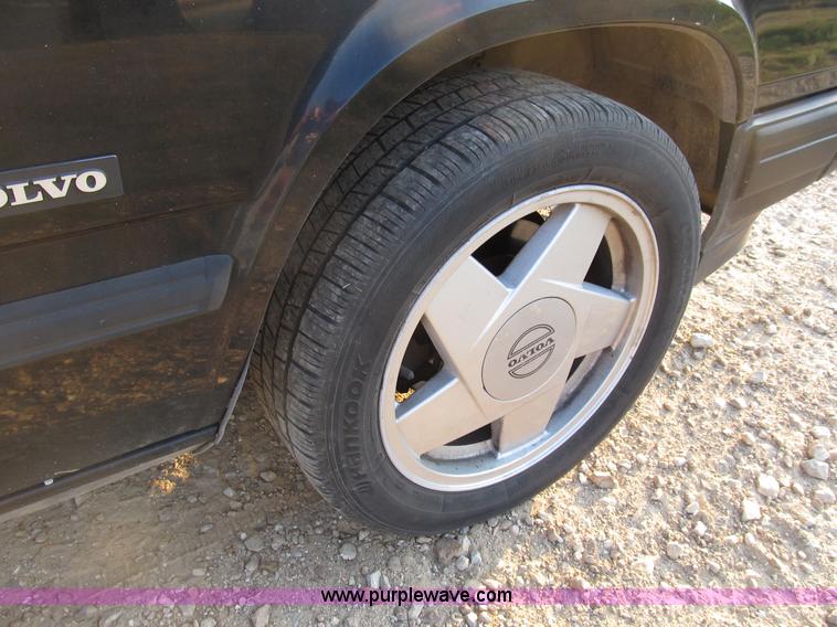 image for item B2750 1991 Volvo 940